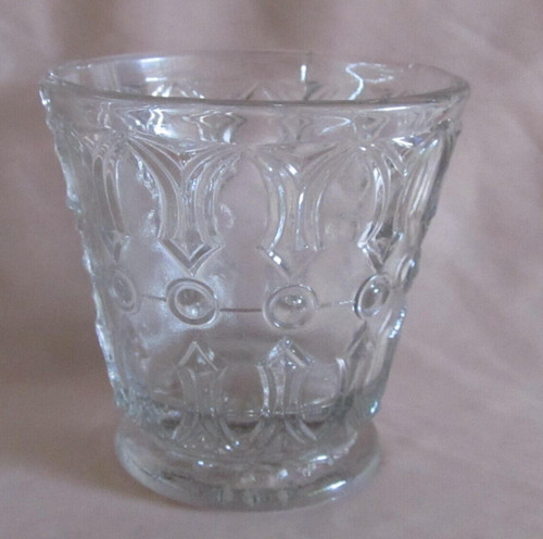 Ancien verre pressé moulé