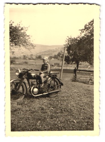 Photographie petit garçon sur