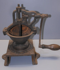 Ancien petit moulin cafe de - -ancien,