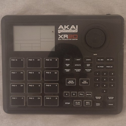Akai xr20 sampler sequencer - akai,
