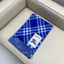 Burberry Unisex Cashmere Scarf – Classic Check Pattern blue.