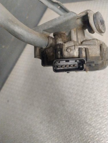 Moteur essuie glace avant
