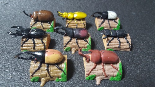 Figurine insecte scarabée