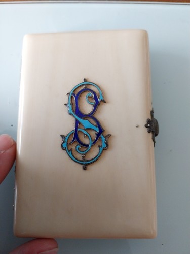 Superbe carnet bal - bal, porte
