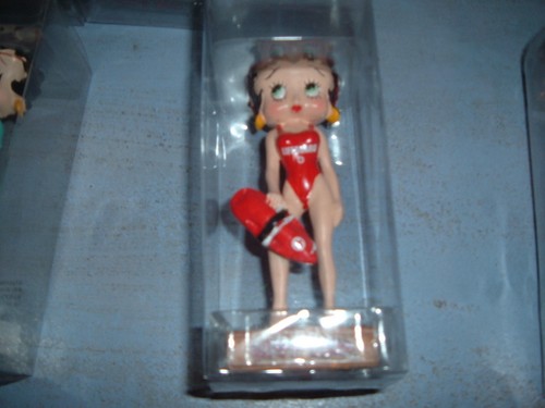 Figurine neuve resine betty - figurine,