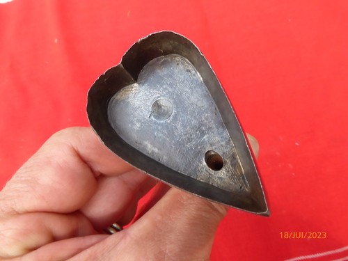 Emporte piece outil ancien - piece,
