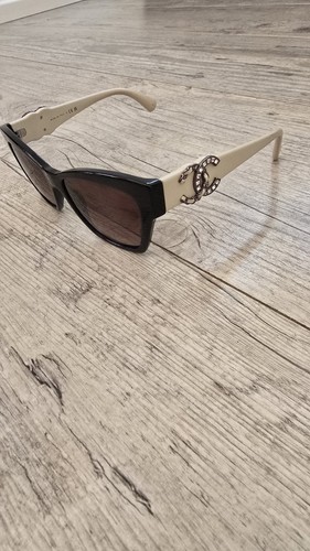 Lunnettes soleil chanel - soleil,