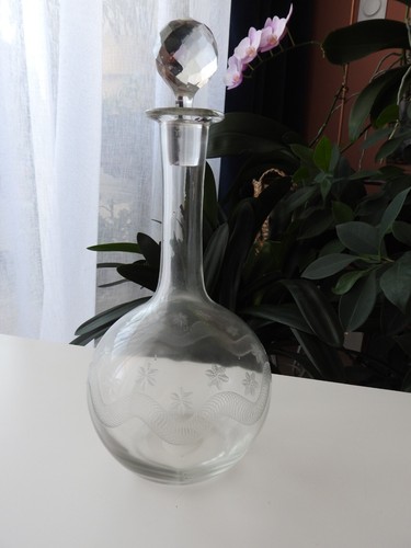 Ancienne carafe eau - carafe, a