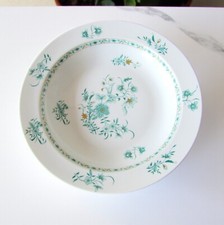 Limoges. Bernardaud. Plat creux rond en porcelaine modèle Pékin vert D 28,5 cm