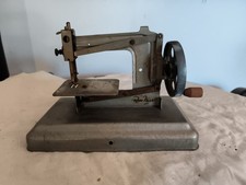 Ancienne machine à coudre Jouet Rose Marie 