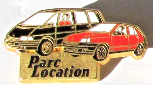 Pin parc location renault - pin's,