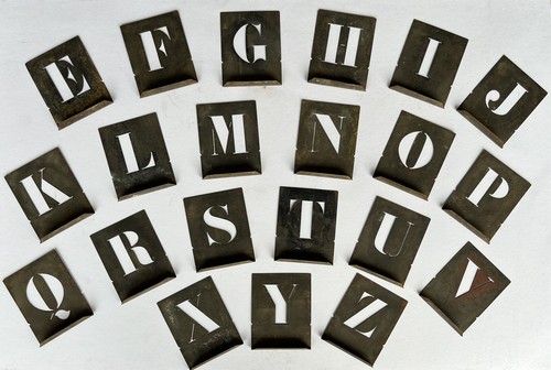 Lettres pochoirs anciens - pochoirs, en