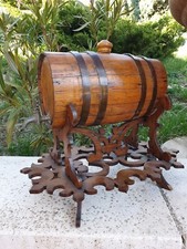 Superbe Petit Tonneau Et Son