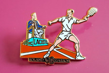 PIN'S ARTHUS BERTRAND - Sports tennis Roland Garros Lacoste 1992