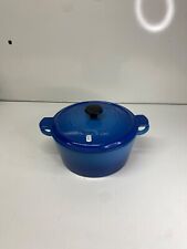 Cocotte ronde en fonte marque Fontignac depuis 1926 avec décors fleurs de lys