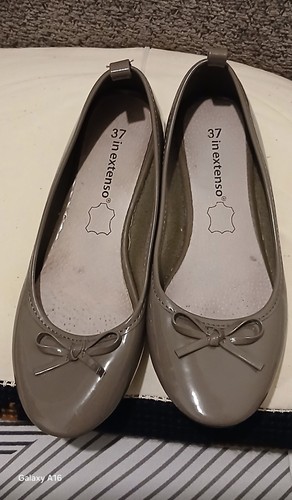 Jolies ballerines vernies