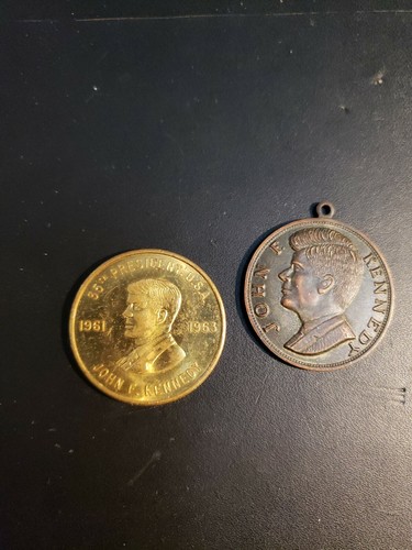 Vintage set two - two, coin