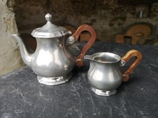 Théière et pot à lait