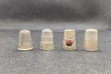 4 Ancien  Dé à coudre en