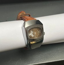 Montre vintage SICURA - affichage sautant / jump hour - très bon et bel état