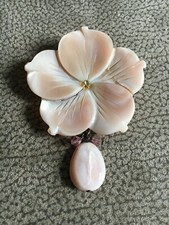 ANCIENNE BROCHE FLEUR NACRE  SIGNE JACQUELINE SINGH VINTAGE 
