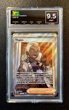 Carte Pokémon Thaim 143/131 Prismatic Evolutions FLG 9 2025 Neuve 