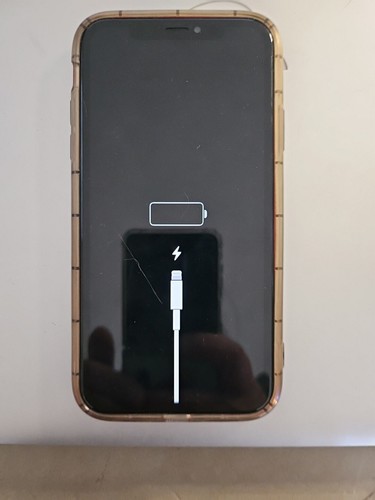 Apple iphone red - apple, xr
