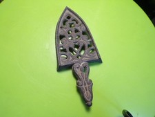 ANCIEN PETIT REPOSE FER EN FONTE ENFANTS ?15cm DE LONG