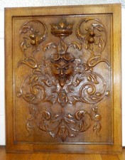 Panneau de bois sculpté