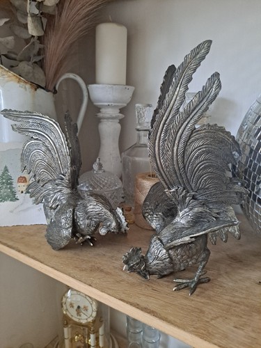 Paire sculptures coqs - , de