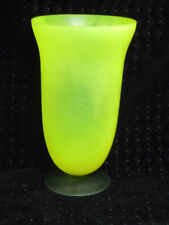 ANCIEN VASE PATE DE VERRE JAUNE STYLE OURALINE PIEDOUCHE