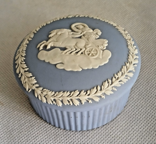 Wedgwood jolie bonbonnière - jolie,