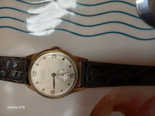 Montre mécanique suisse