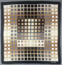 Authentique foulard  vintage " Pierre Cardin "