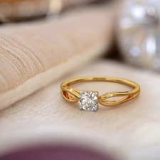 Bague d'anniversaire solitaire