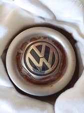 Enjoliveur cabochon ancien Volkswagen d’occasion, accessoire rétro pour collecti