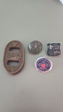 Lot 4 Insignes métal ou bois
