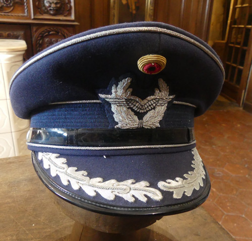 Coiffure militaire casquette - coiffure,