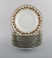 12 assiettes profondes en porcelaine de Limoges avec vignes peintes à la main...