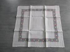 Petite nappe a thé ancienne