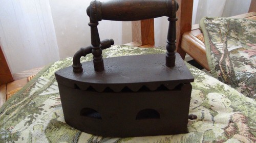 Ancien fer repasser braise - ancien, a