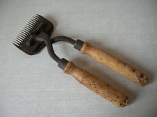 Ancienne tondeuse mécanique