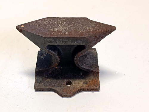 Outil ancien petite enclume - outil,
