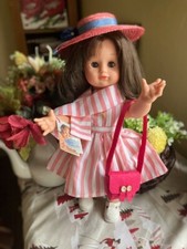 poupee mode travaux emilie  coupe carre tenue neuve fait par couturiere la derni