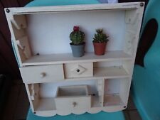 lot =jolie armoire   bois  et 2cacté s  peut se suspendre =vérada,serre ,cuisine