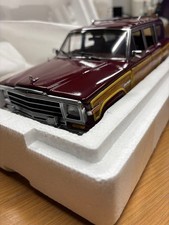 Jeep Grand Wagoneer 1/18