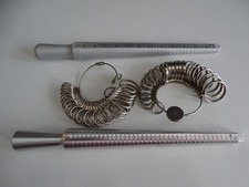 HORLOGER BIJOUTERIE  ENSEMBLE TRIBOULETS BAGUIERS MÉTAL