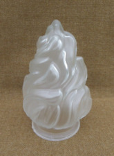 ANCIENNE TULIPE FLAMME EN VERRE MOULÉ SATINÉ - H : 16,5 cm