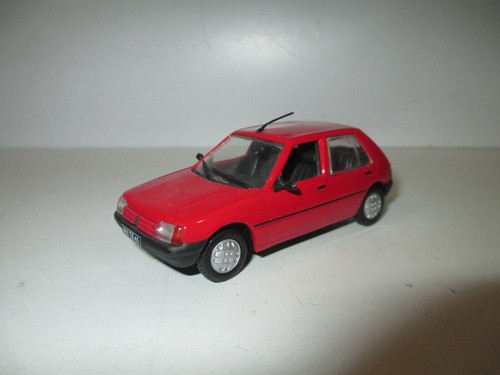 Peugeot 205 rouge red rot - gl,