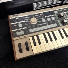 Synthétiseur / vocodeur KORG